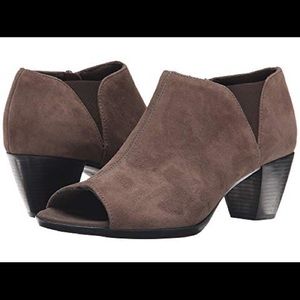 Munro Eve Bootie Gray Suede